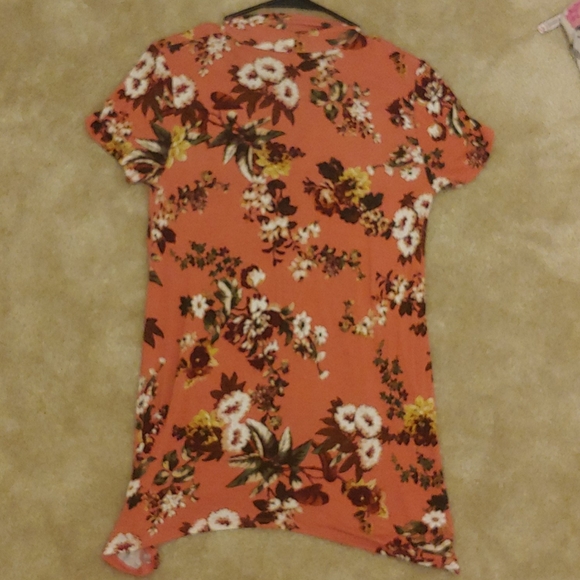 Top - Picture 2 of 3